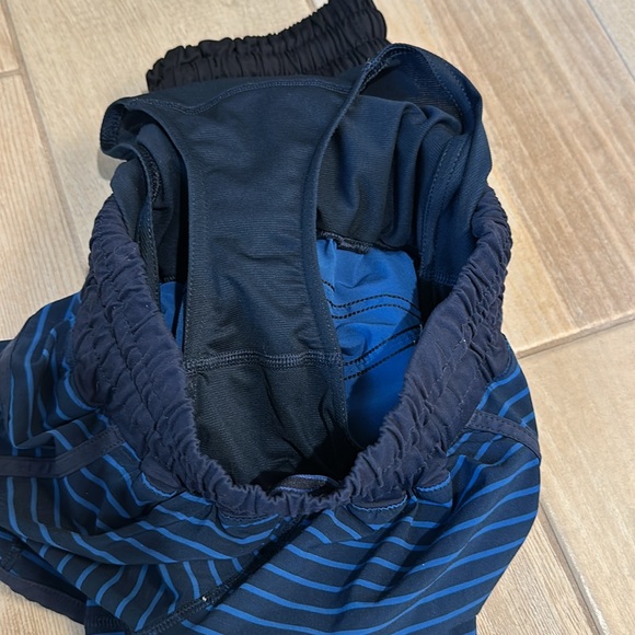 Lululemon Track Short Size 4 - Picture 4 of 8